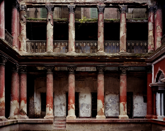 Laura McPhee<br /> <em>Courtyard Mitra House, Kolkata, 2001</em><br /> Archival Pigment Ink Prints<br /> 30 x 40" &nbsp; &nbsp;Edition of 5<br /> 40 x 50" &nbsp; &nbsp;Edition of 5<br /> 50 x 60" &nbsp; &nbsp;Edition of 5