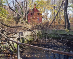 Christopher Payne<br /> <em>Cistern with Male Dormitory in background</em>, 2008<br /> Archival pigment ink prints<br /> 20 x 24" &nbsp; &nbsp;Edition of 20<br /> 40 x 50" &nbsp; &nbsp;Edition of 10<br /> 50 x 60" &nbsp; &nbsp;Edition of 5